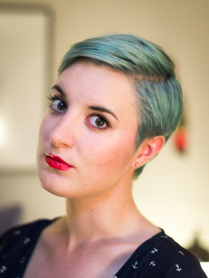 Illustration for article titled Eyeliner and Liner Notes: The 1940s